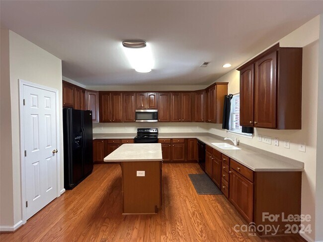 Building Photo - 5236 Berkeley Estates Dr