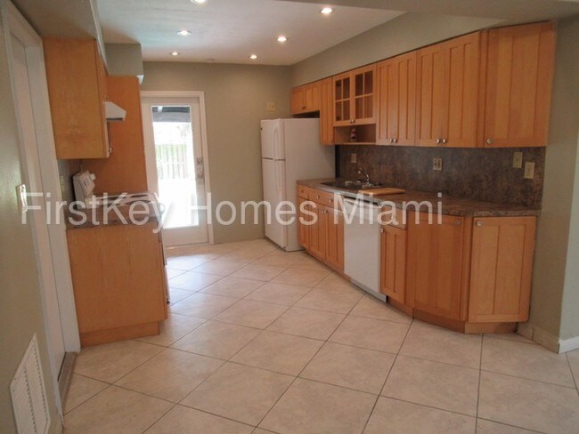 Building Photo - 342 S Fig Tree Ln