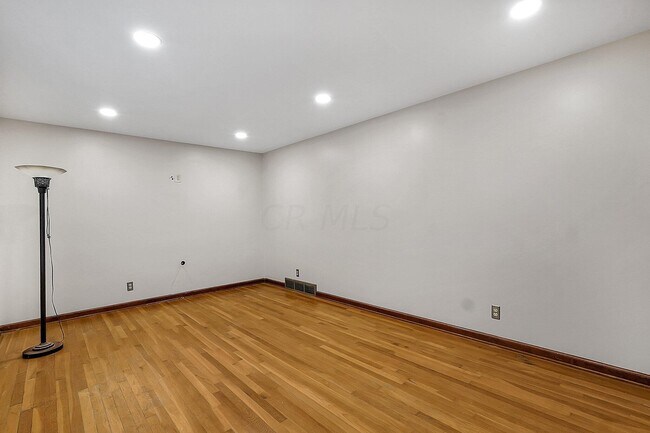 Building Photo - 4959 Woodbriar Pl