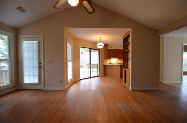 Building Photo - 2255 Pristine View Rd