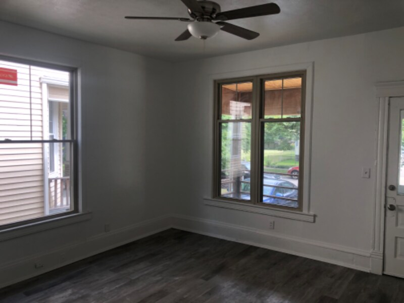 Building Photo - 1854 W 45th St