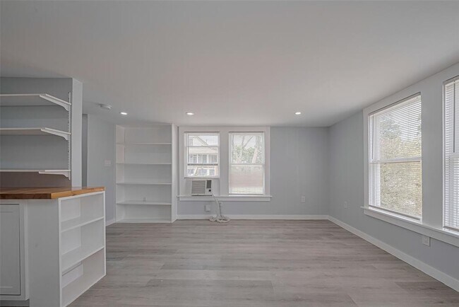 Foto del edificio - 414 E 9th St