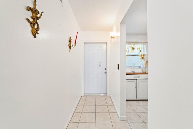 Foto del edificio - 230 NE 26th Ave