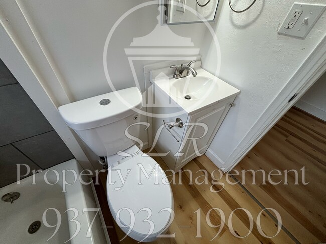 Foto del edificio - 212 E Bruce Ave