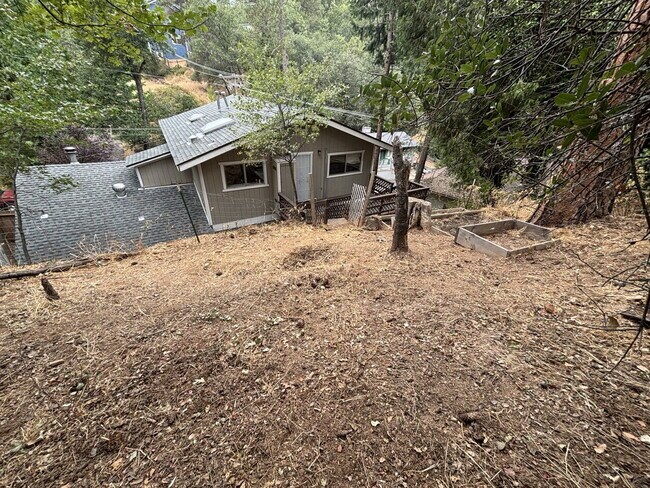 Foto del edificio - Upstairs 1-bedroom apartment unit near downtown Placerville & Marshall Hospital  - $1,500/mo