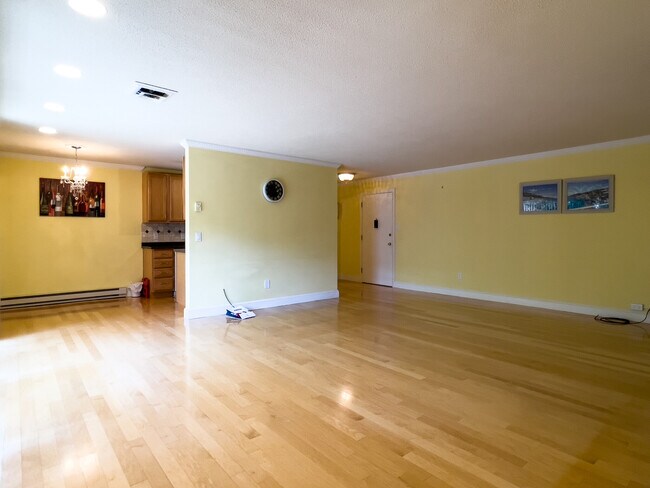 Building Photo - 1210 Greendale Ave