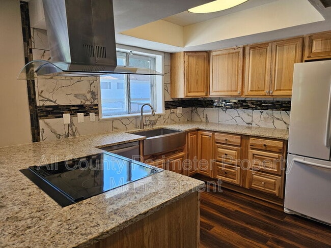 Foto del edificio - 7309 Cardigan Cir NE