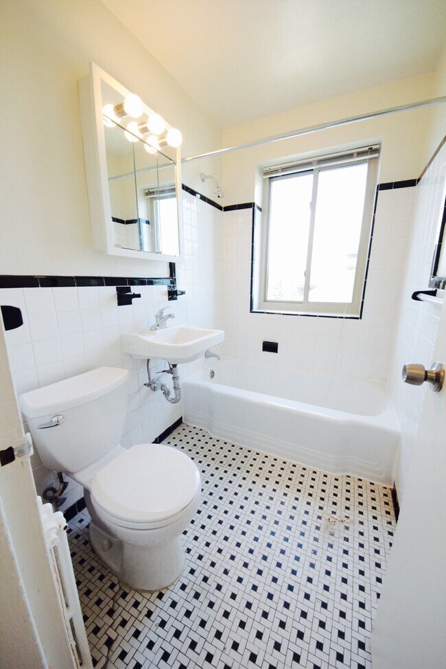 Foto del edificio - 1311 Madison St NW