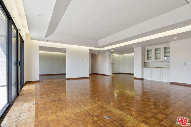 Building Photo - 1220 S Roxbury Dr