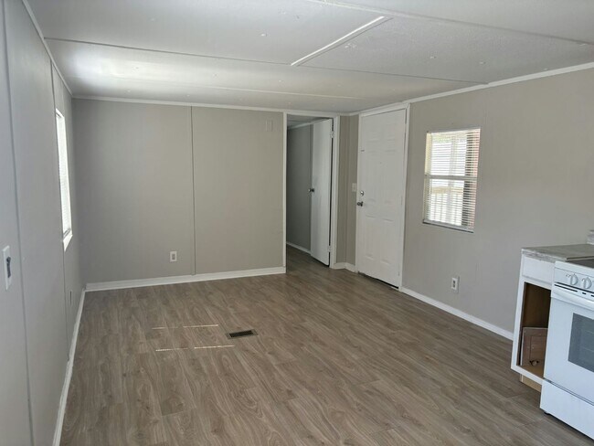 Foto del edificio - 10166 103rd St