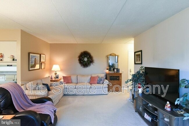 Building Photo - 1631 Edgewood Pl