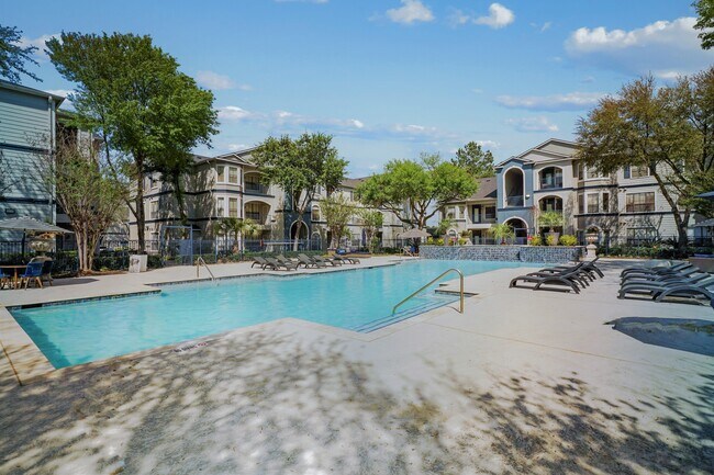 Building Photo - Paramount at Kingwood