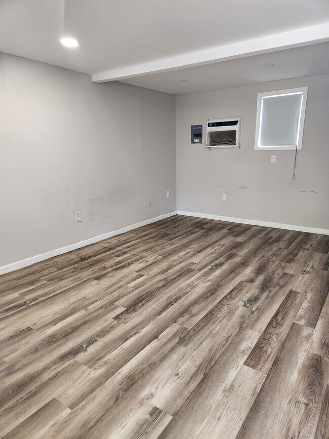 Foto del edificio - 9349 Valley Rd