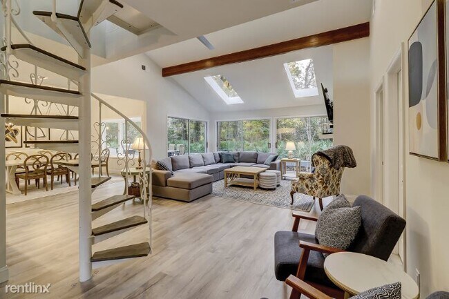 Foto del edificio - 4 br, 3 bath House - 16 Dewberry Lane
