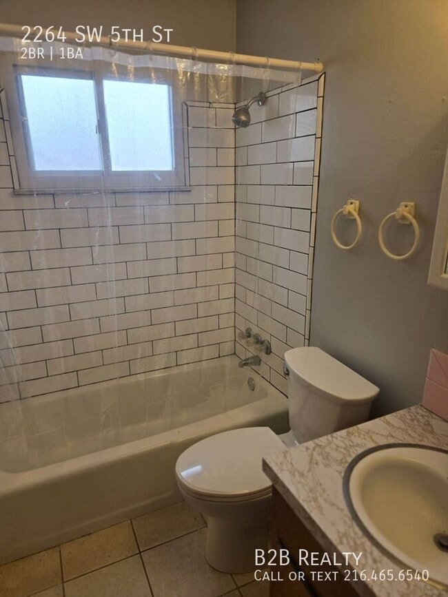 Building Photo - 2264 5th St SW