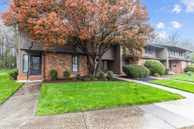 Building Photo - Available August 20th - 3 bedroom condo - ...