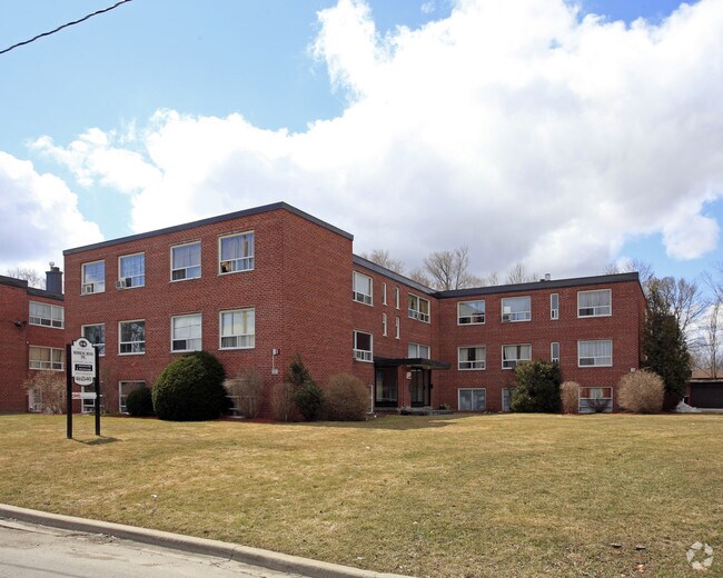 Primary Photo - 12-26 Rosseau Rd