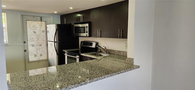 Foto del edificio - 303 NE 187th St