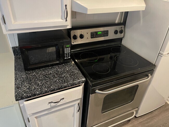 Foto del edificio - 7837 N Oregon Ave