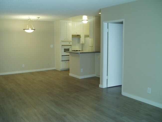 Dining Room/Kitchen - 2100 N Beachwood Dr