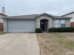 Building Photo - 4611 Wedgewood Dr