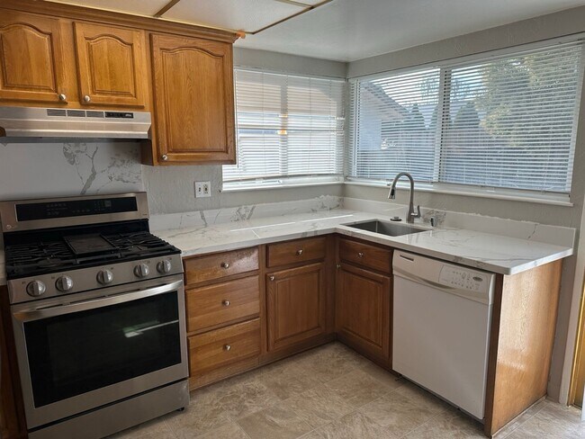 Foto del edificio - Cozy 3 Bedroom 2 Bath Home in Cambrian are...