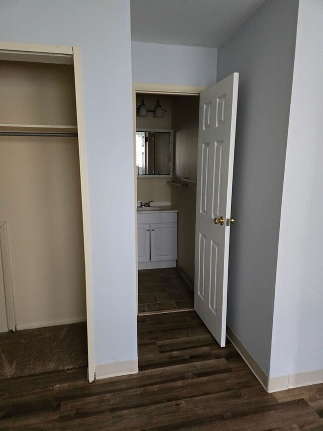 Interior Photo - Sheridan Park and Holiday Manor
