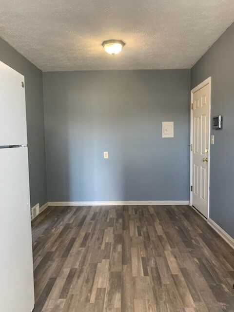 Kitchen/Dining - 1171 W Main St