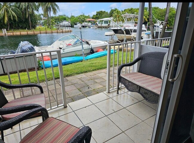 Foto del edificio - 2225 NE 123rd St