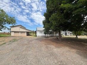 Building Photo - 6415 SE Johnson St