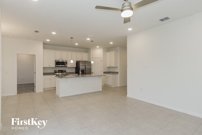 Building Photo - 568 Crown Rose Dr