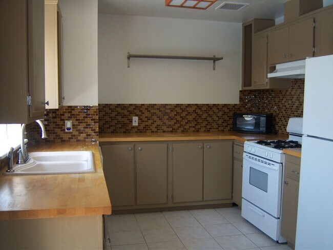 Foto del edificio - 3BD/2BA Single Family Home with POOL! –  $300 OFF FIRST MONTHS RENTS