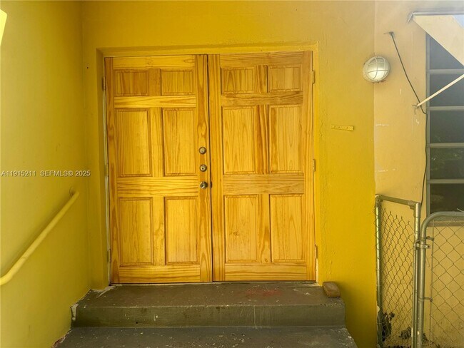 Building Photo - 100 NW 64th Ct