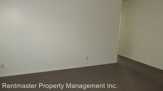 Building Photo - 530 N Fanning Ave