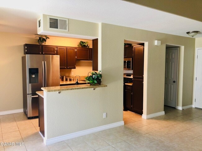 Building Photo - 1109 Beechdale Dr