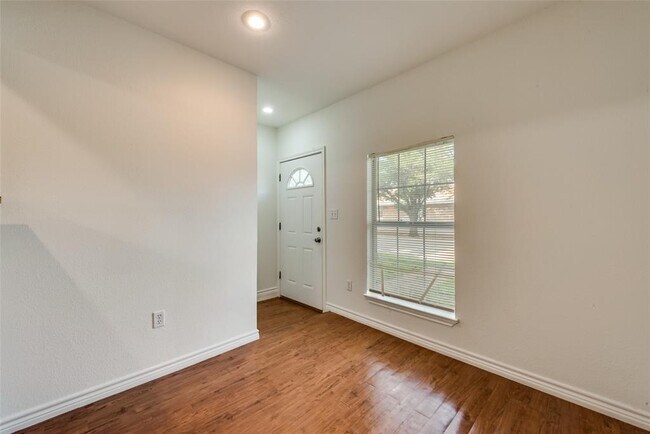 Foto del edificio - 2921 Noble Ave