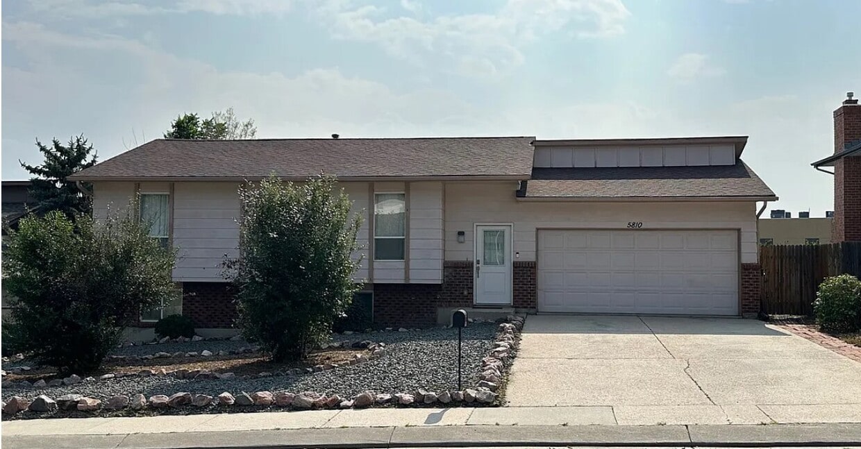 Primary Photo - 5810 Garmish Rd