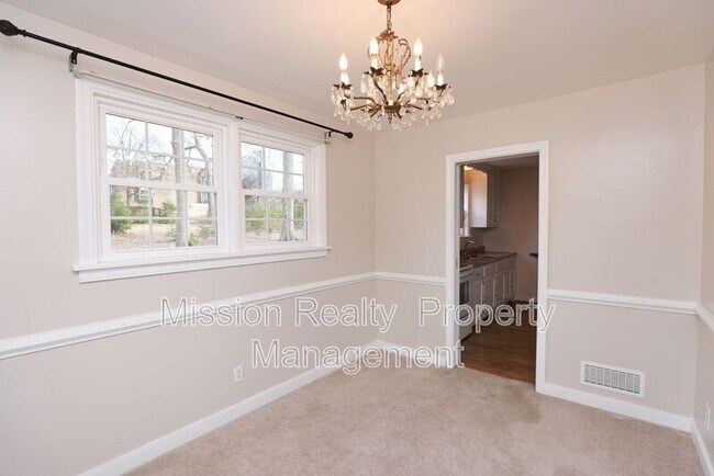 Foto del edificio - 8707 Mapleton Rd