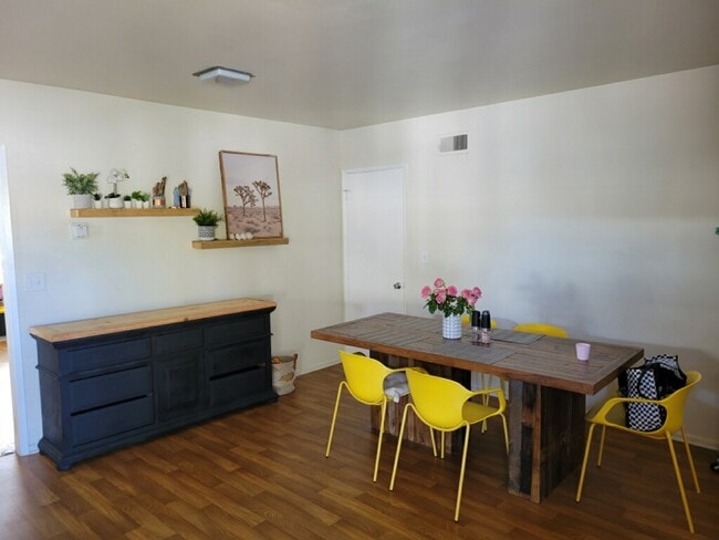 Foto del edificio - 17029 Faysmith Ave