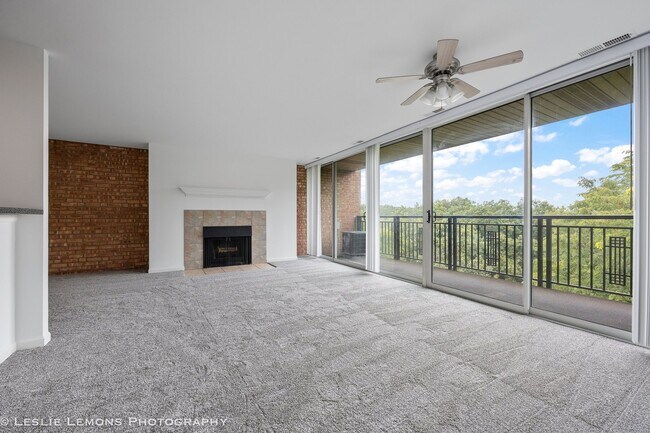Foto del edificio - 5950 Oakwood Dr