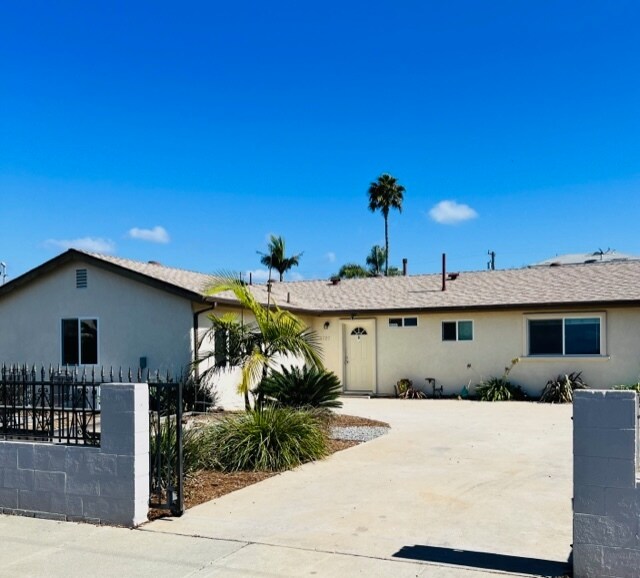 Foto principal - 1222 Holly St