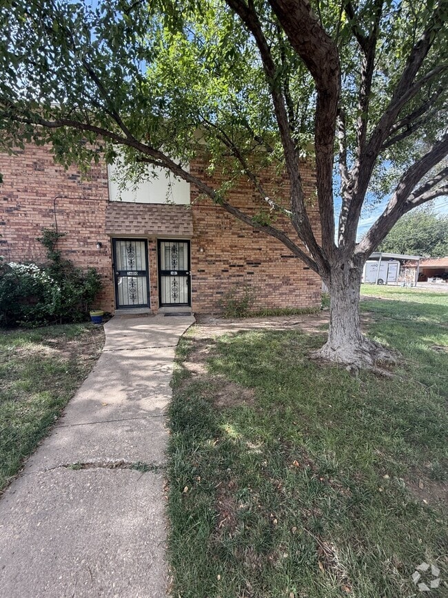 Building Photo - 3602 Hawthorne Dr