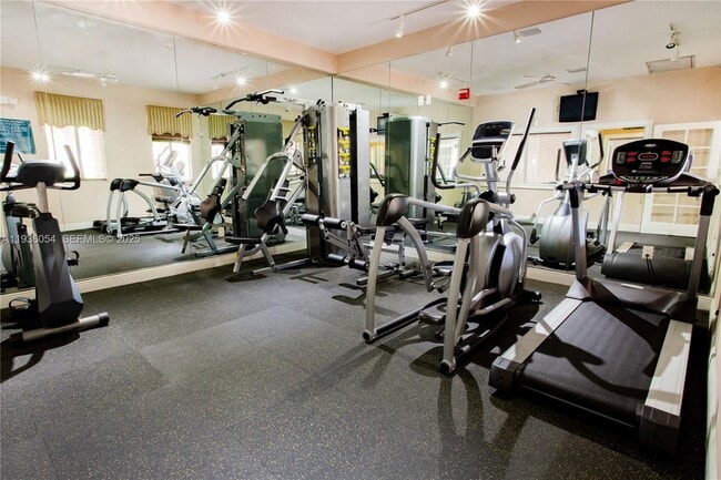 Foto del edificio - 7715 NW 22nd Ave