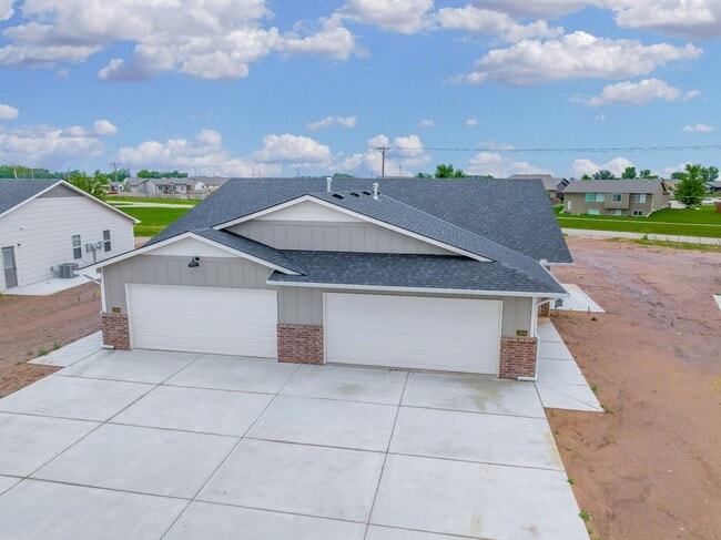 Building Photo - 12717 W Cowboy St