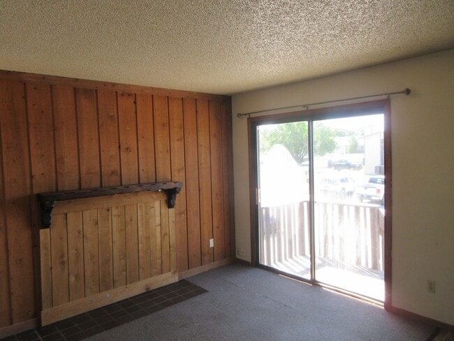 Building Photo - 1433 Eagles Nest Cir