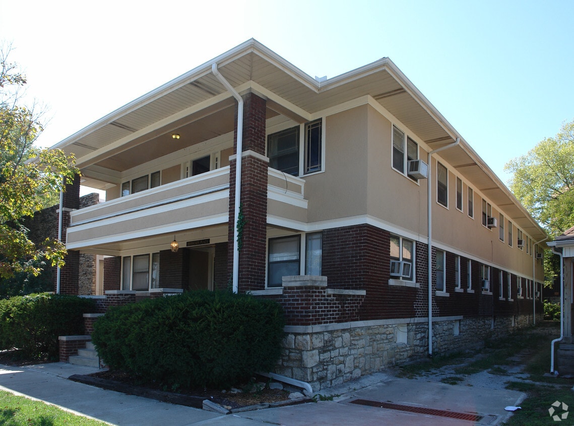 Brookside Plaza Apartments Kansas City, MO