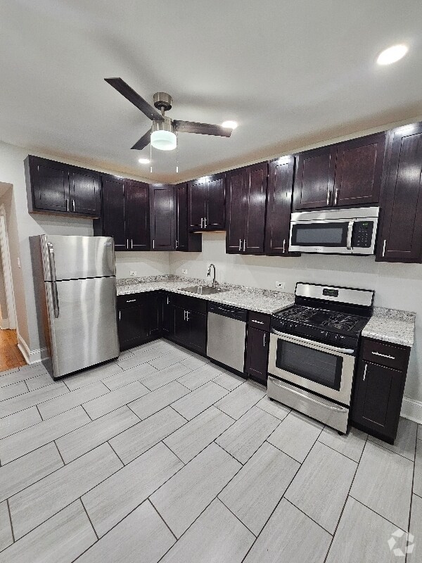 Building Photo - 6732 S Prairie Ave