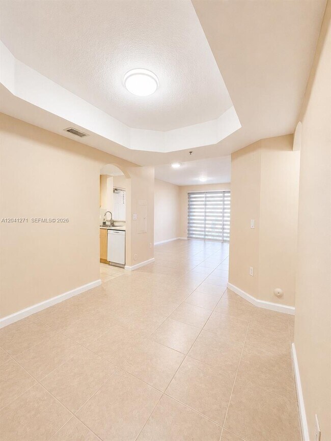 Foto del edificio - 6670 NW 114th Ave