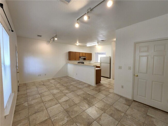 Building Photo - 304 Windridge Village Cove