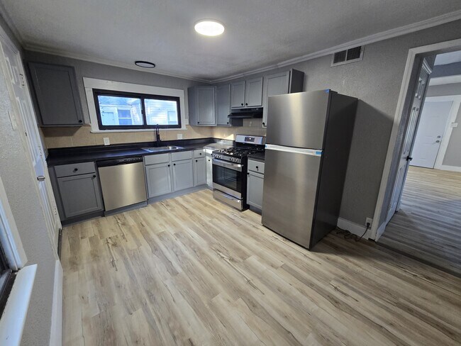 Foto del edificio - 3701 E Edgar Ave